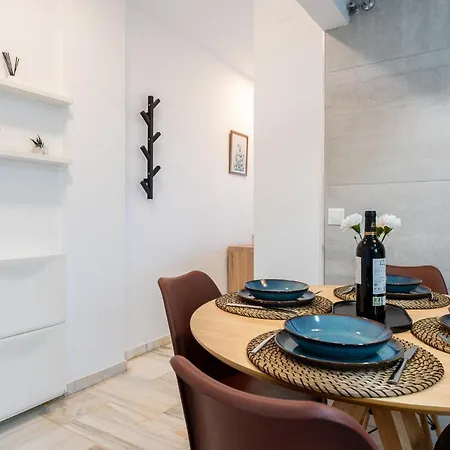 Beachfront Retreat Big Balcony And City Sea Views Appartement
