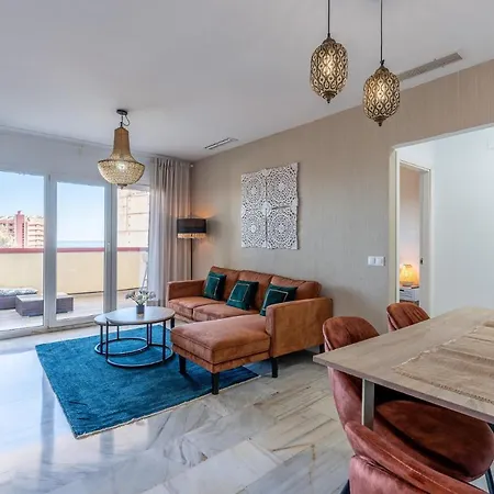 Beachfront Retreat Big Balcony And City Sea Views