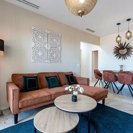 Beachfront Retreat Big Balcony And City Sea Views Apartment *