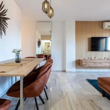 Apartment Beachfront Retreat Big Balcony And City Sea Views *